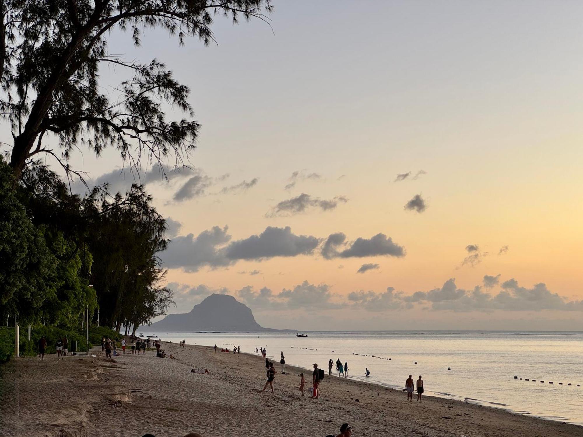 Modern Flat In Flic En Flac-Walk To The Beach 外观 照片